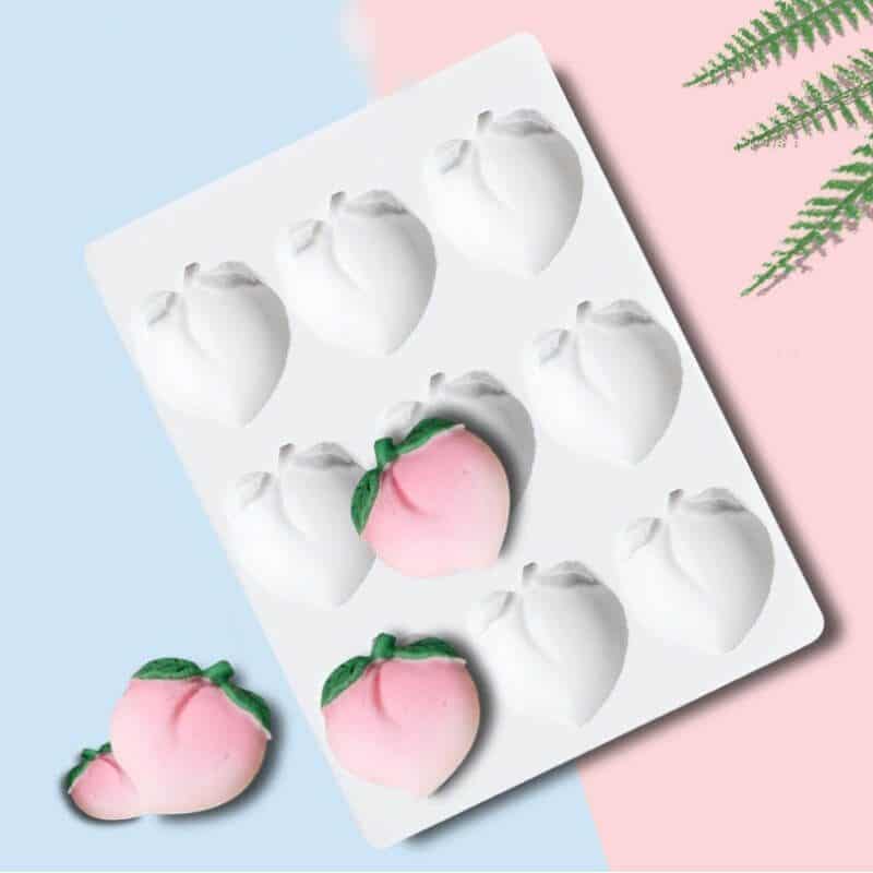 Gloss silicone resin mold cavity surface finish on cast pieces
