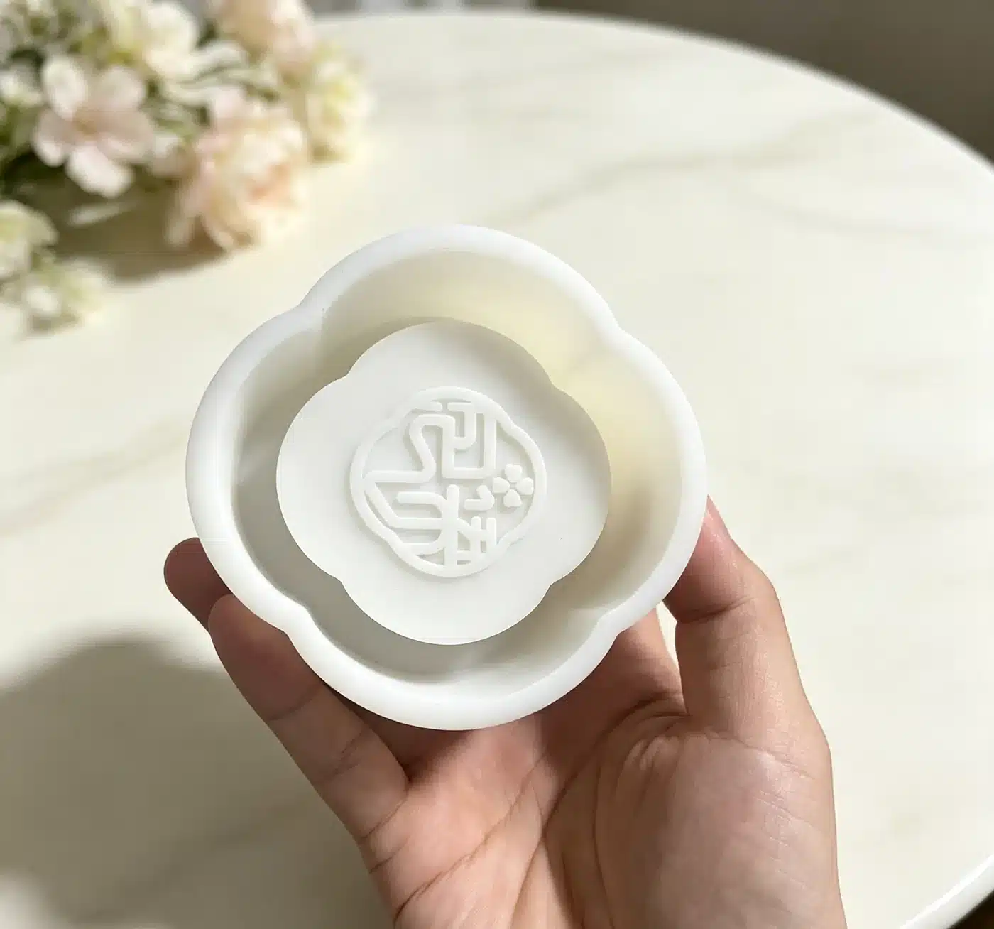 Gummy Mold Depositing Alignment: Tray Registration for Semi-Auto Lines