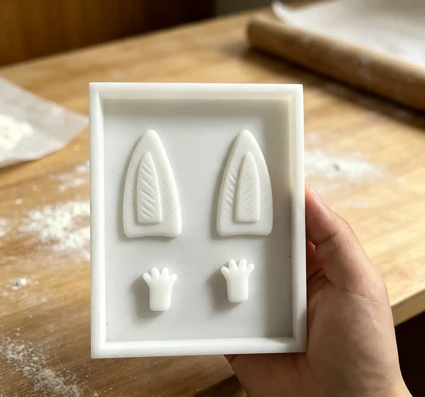 Clamp Pressure on Silicone Molds: Stopping Flash Without Crushing Cavities