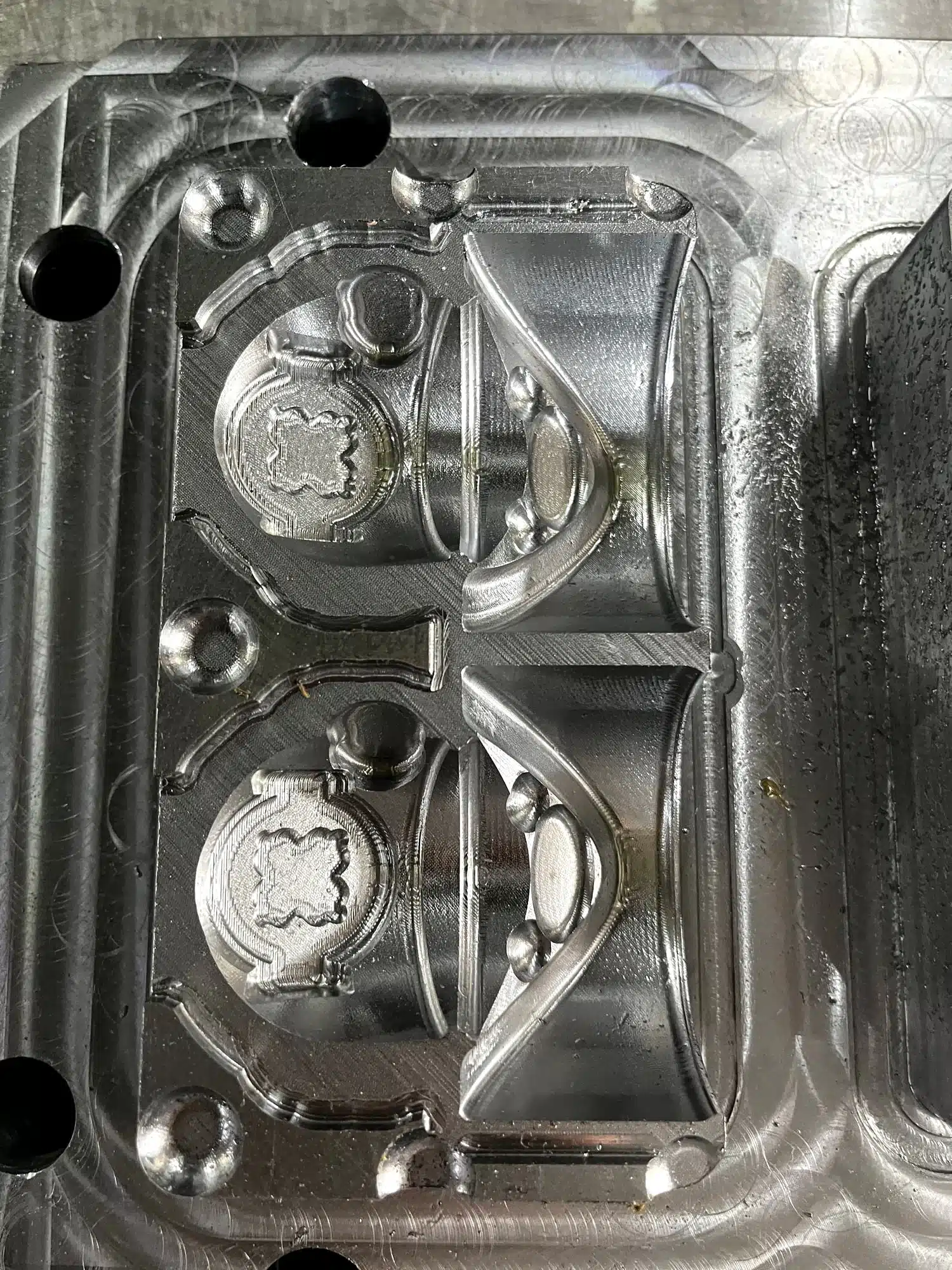 How to Spot Shipping Damage on Custom Silicone Mold Deliveries