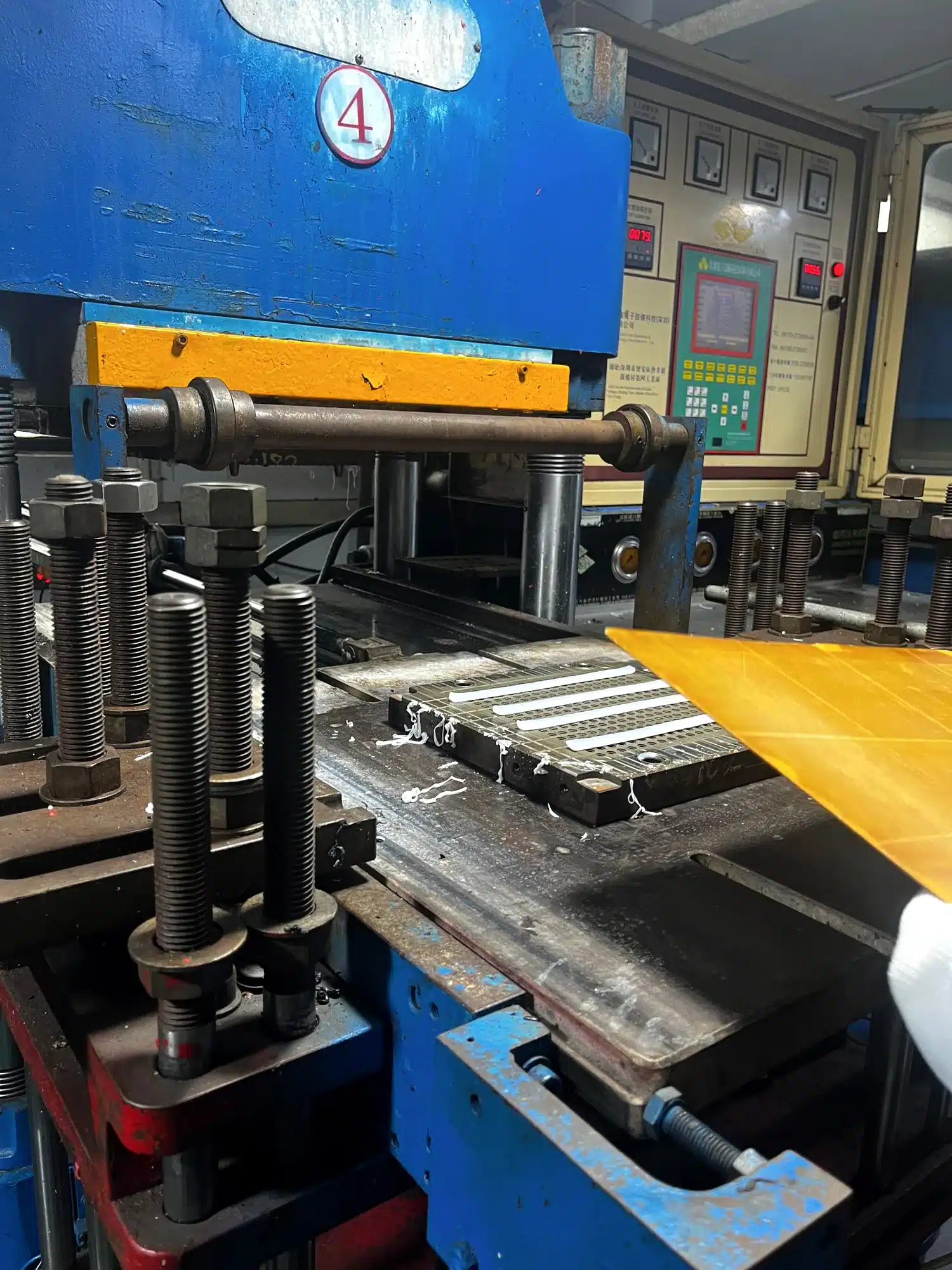 RUUIPON workshop reviewing CAD briefs and silicone mold prototypes