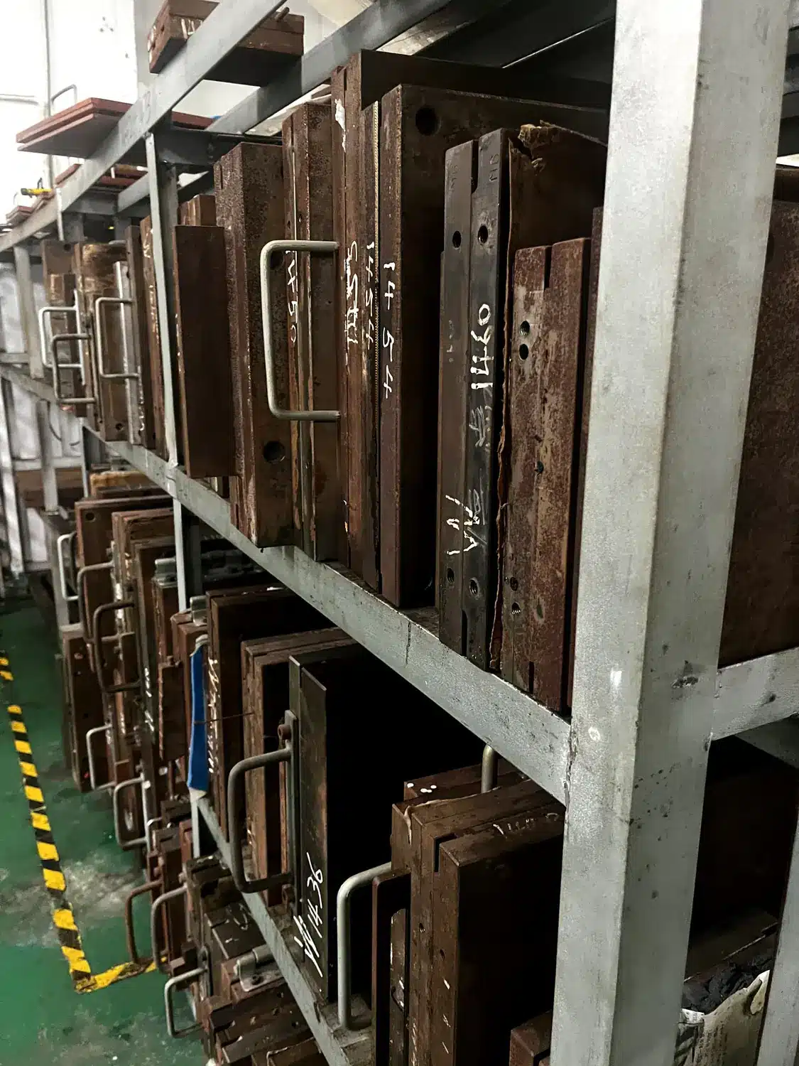 Custom logo silicone mold trays with varied emboss detail levels